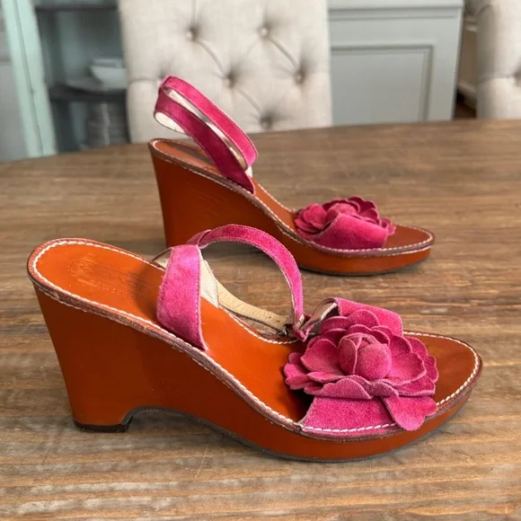 Coach Ashlyn Fushia Suede Leather Wedged Flower Sandals Size 8 Italy - Picture 5 of 12